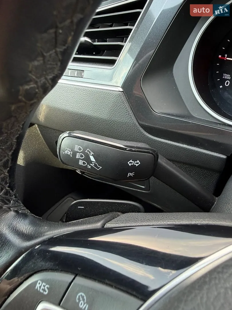 2017 Volkswagen Tiguan - мініатюра 13