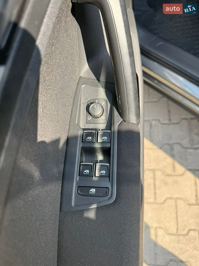 2017 Volkswagen Tiguan - мініатюра 11