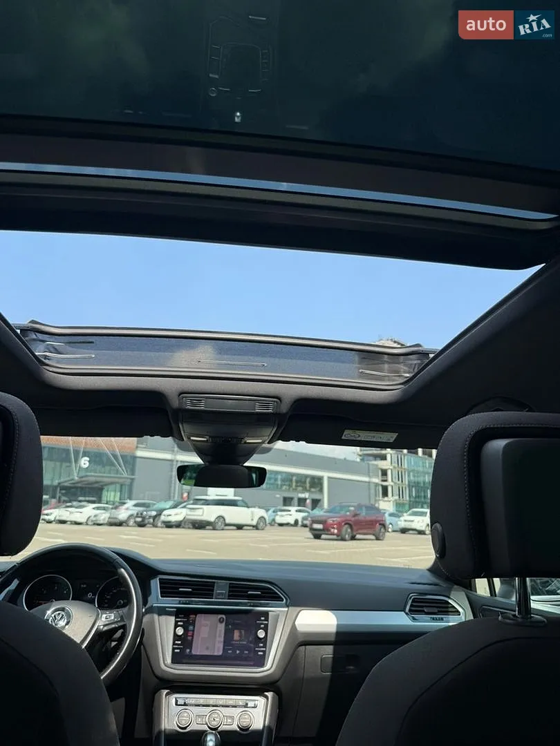 2017 Volkswagen Tiguan - мініатюра 16