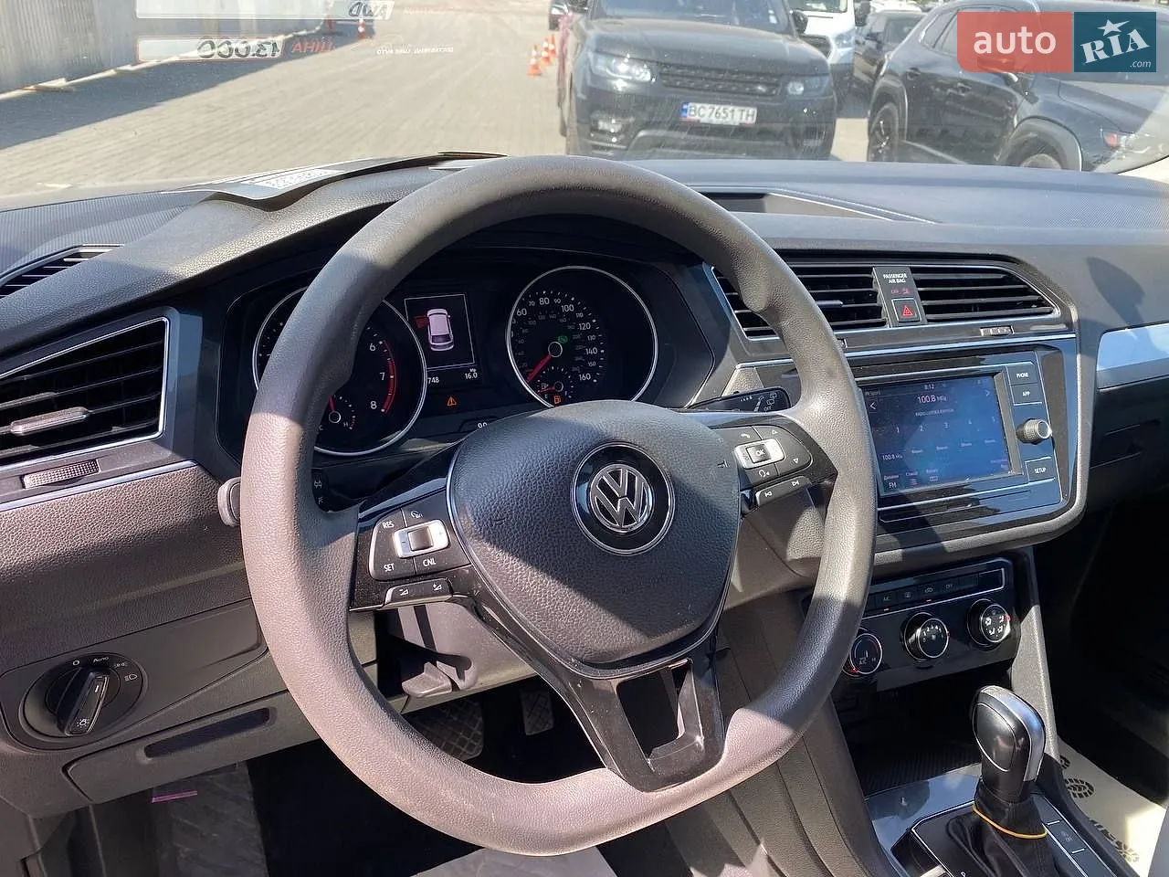 2017 Volkswagen Tiguan - мініатюра 12