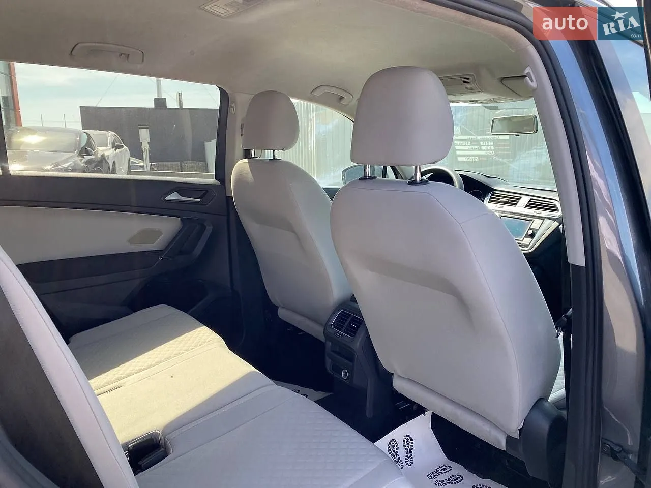 2017 Volkswagen Tiguan - мініатюра 21
