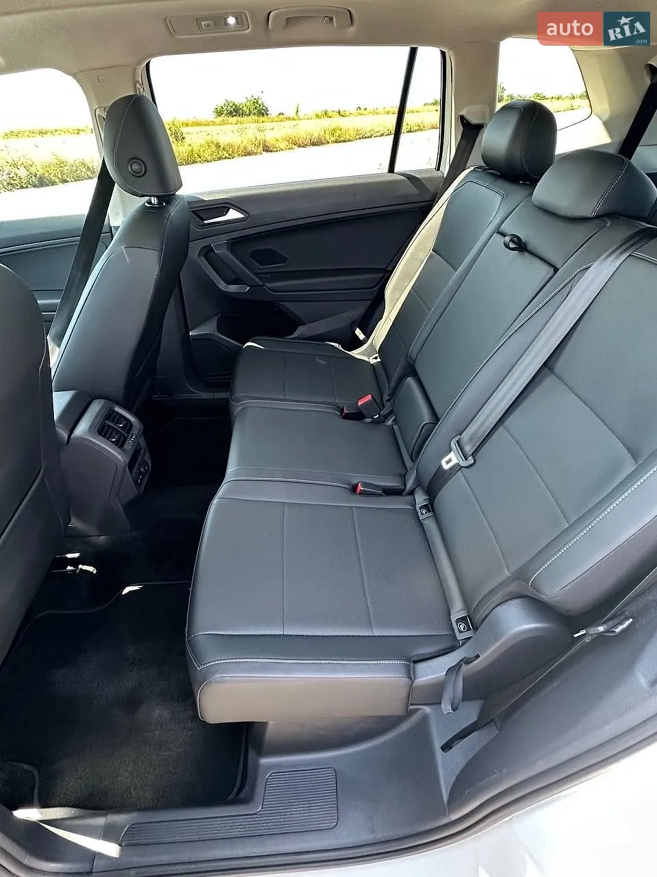 2018 Volkswagen Tiguan - мініатюра 16