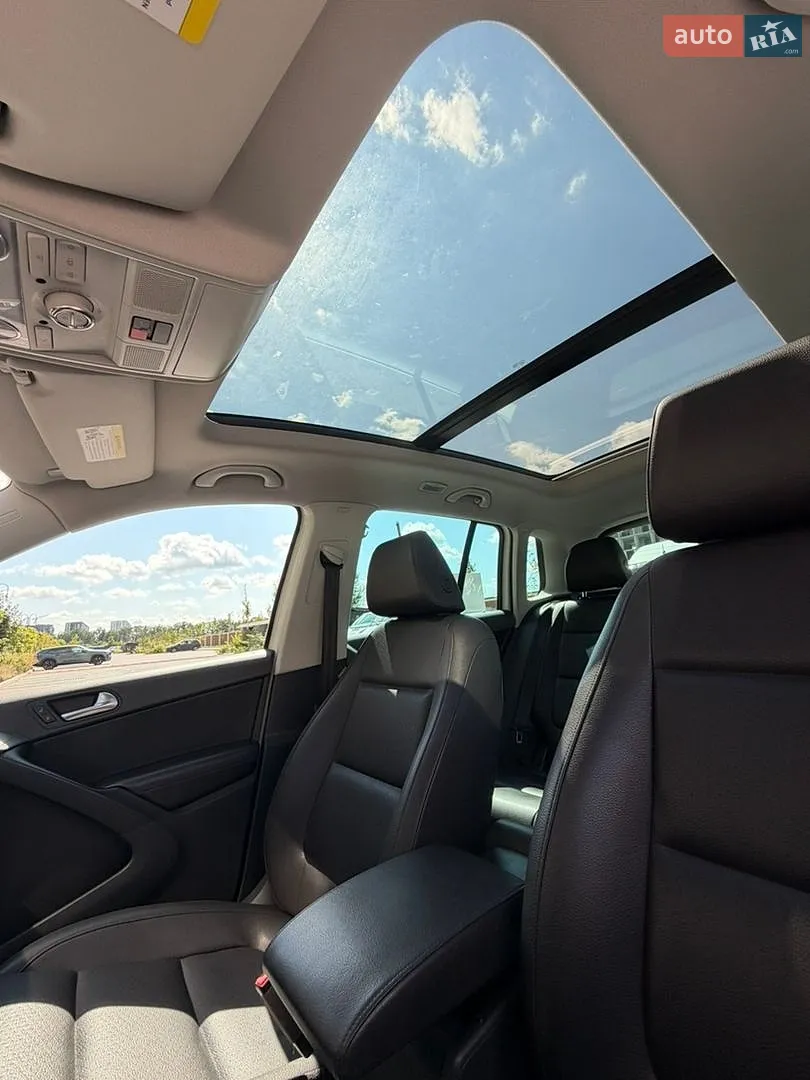 2016 Volkswagen Tiguan - мініатюра 24