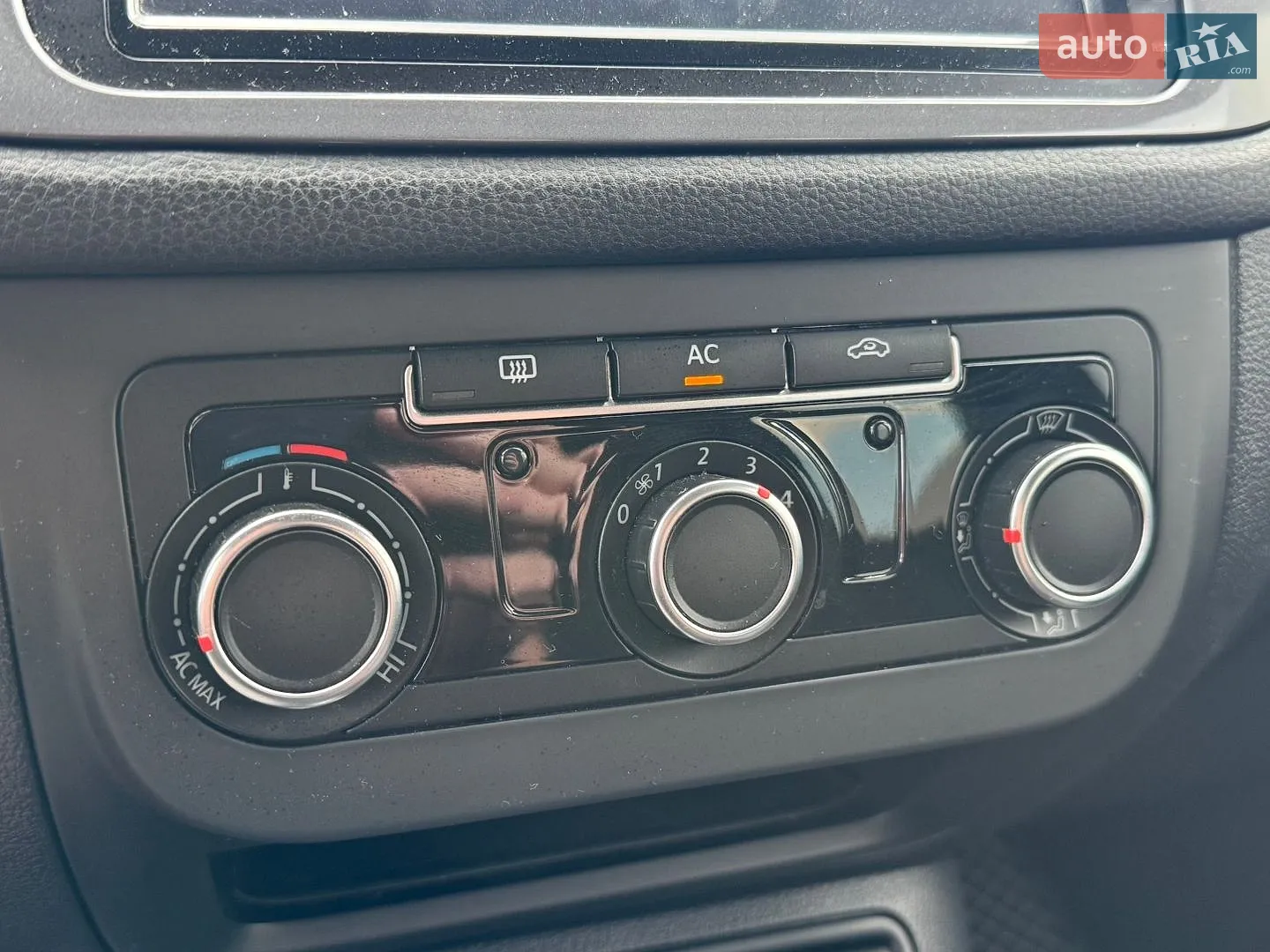 2012 Volkswagen Tiguan - мініатюра 39