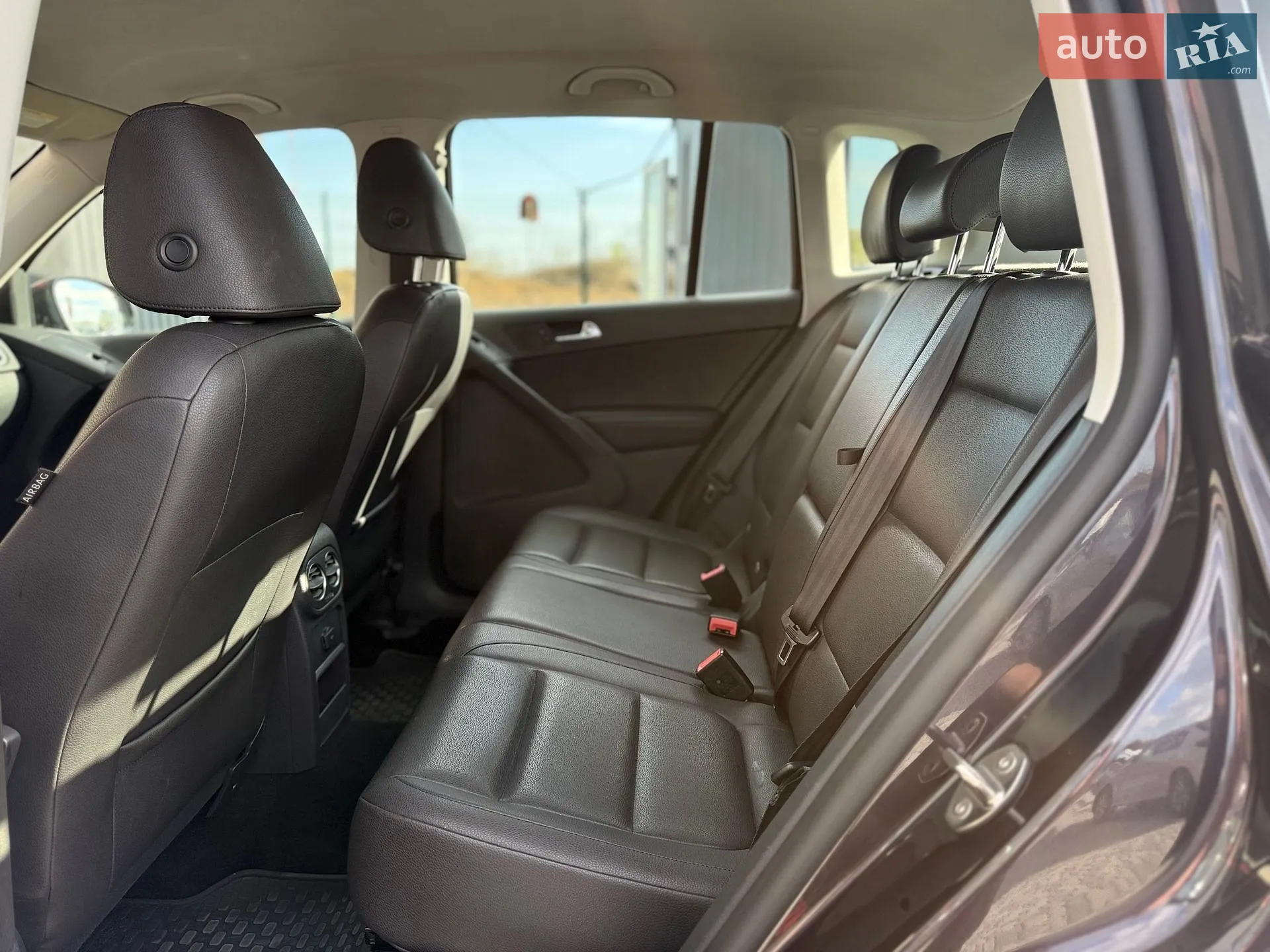 2016 Volkswagen Tiguan - мініатюра 27