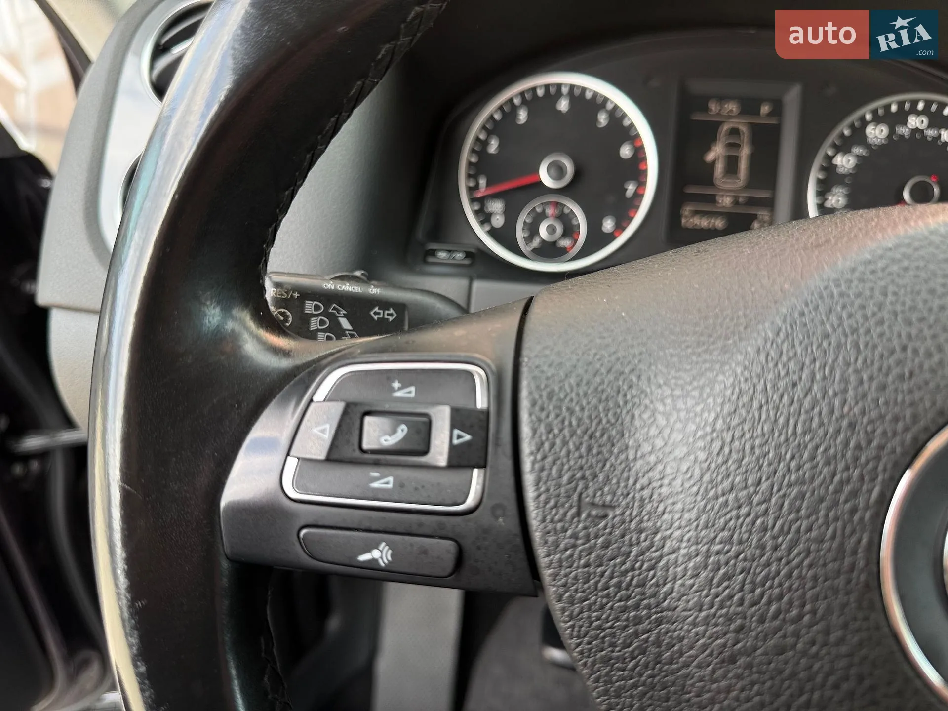 2016 Volkswagen Tiguan - мініатюра 35