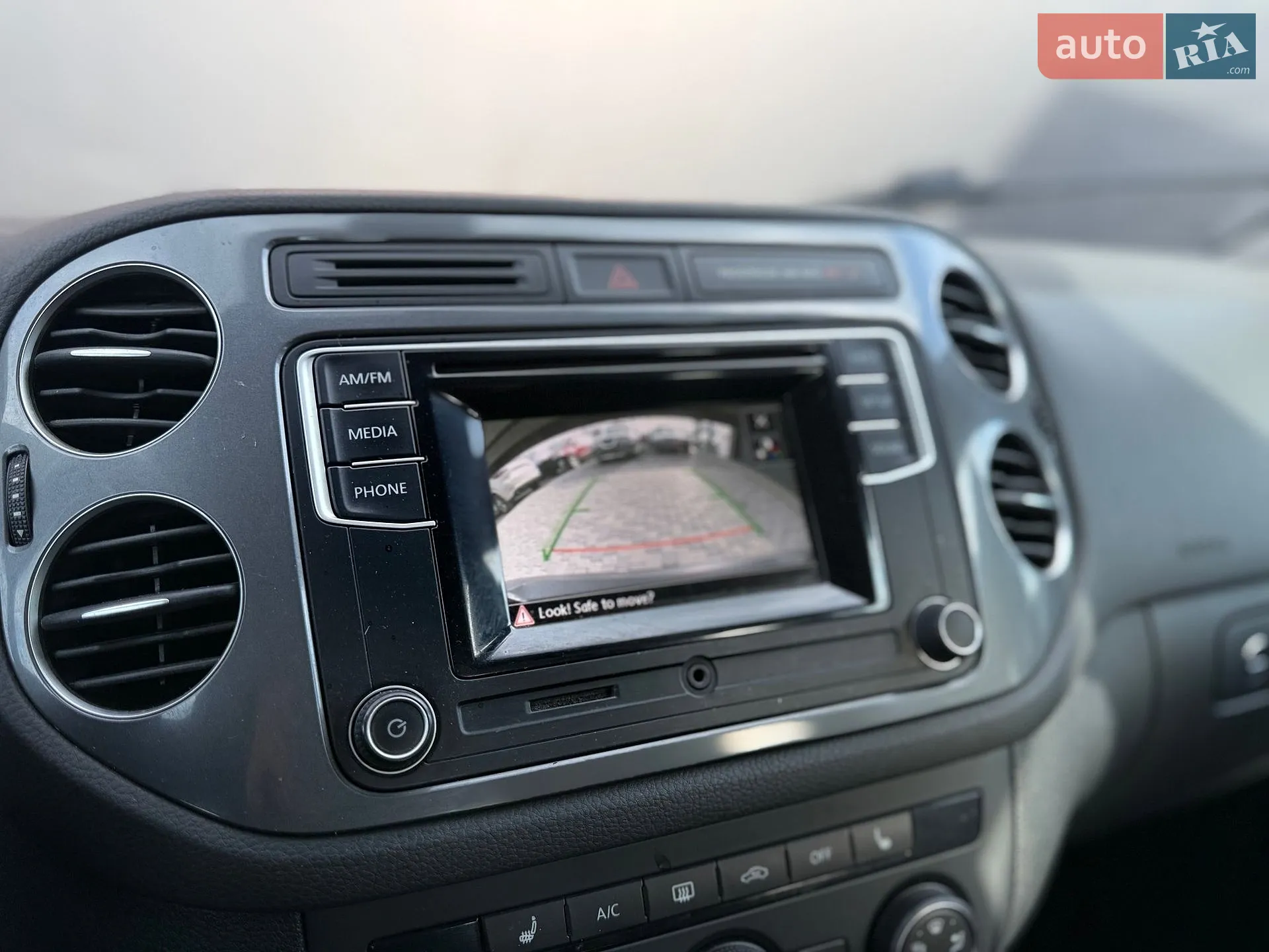 2016 Volkswagen Tiguan - мініатюра 40