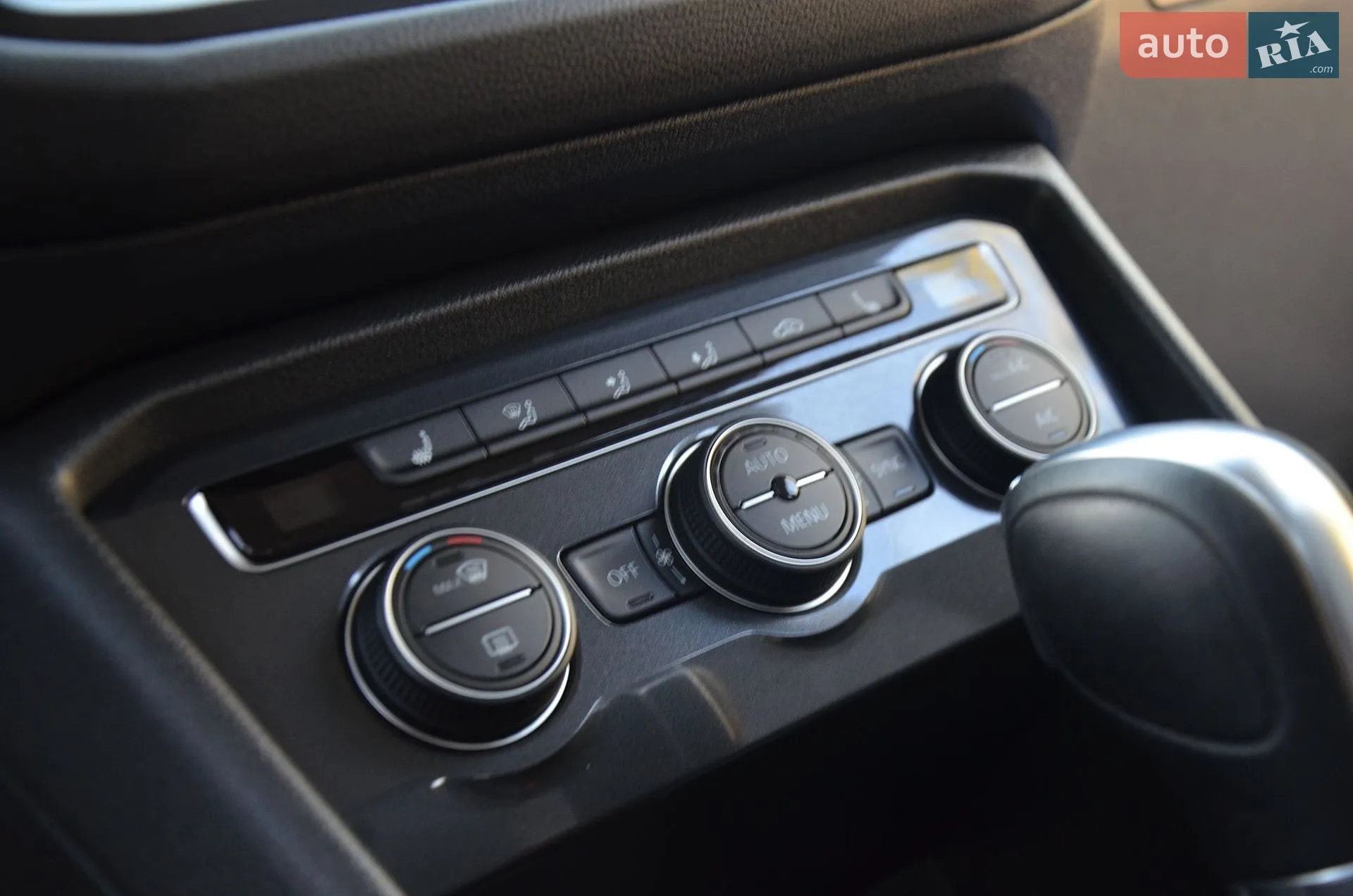 2018 Volkswagen Tiguan - мініатюра 40