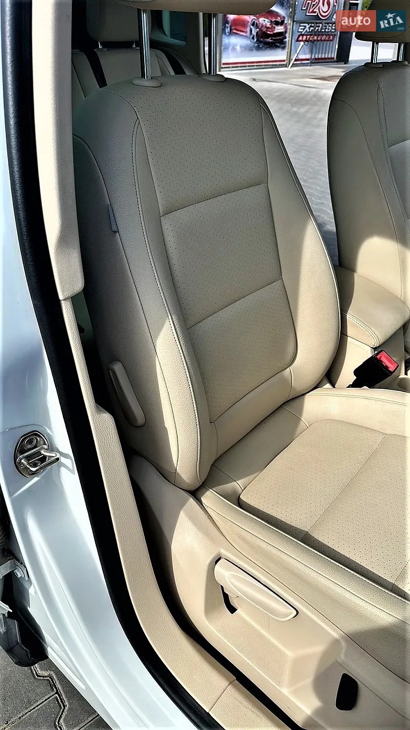2016 Volkswagen Tiguan - мініатюра 32