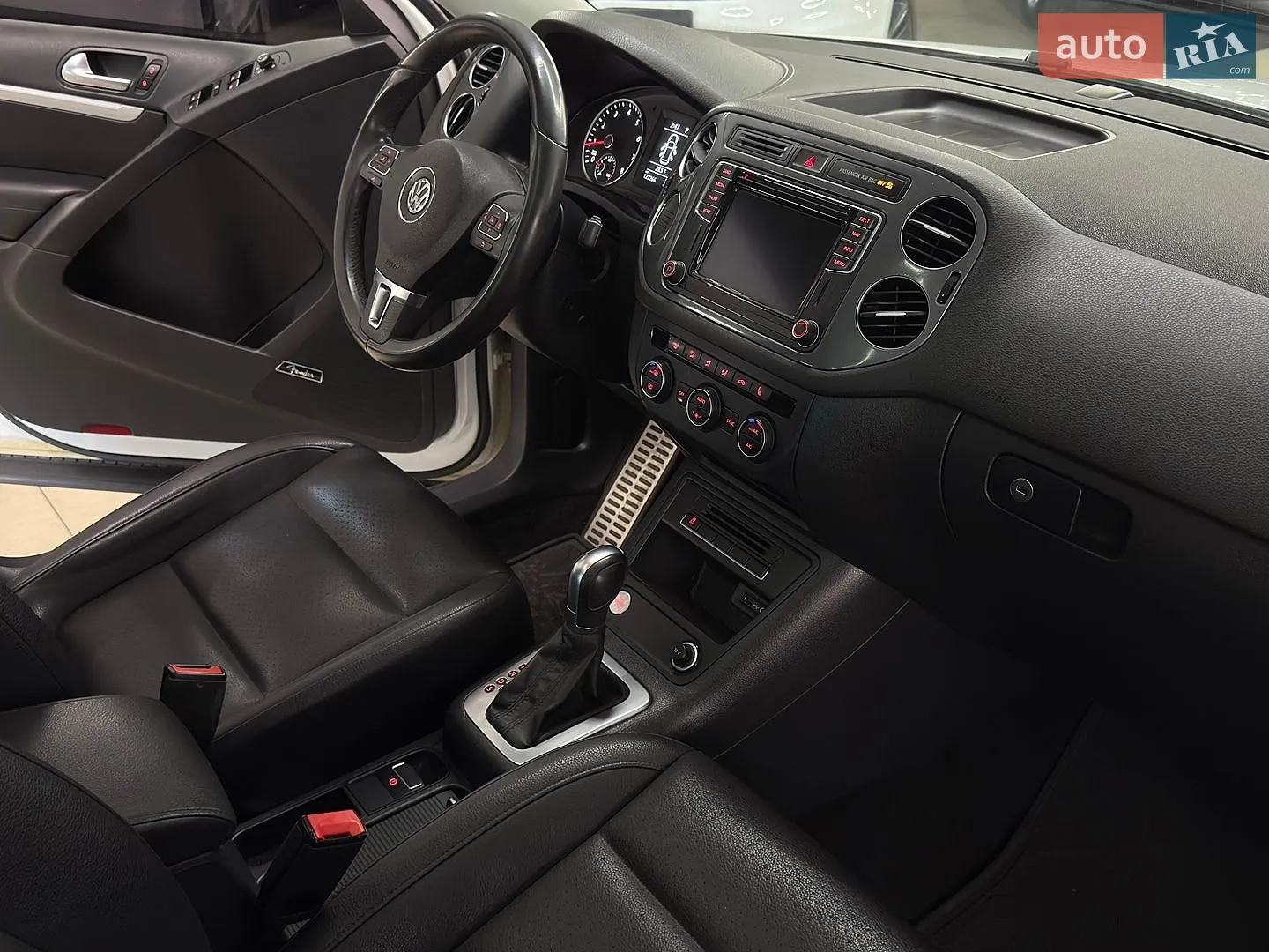 2016 Volkswagen Tiguan - мініатюра 25