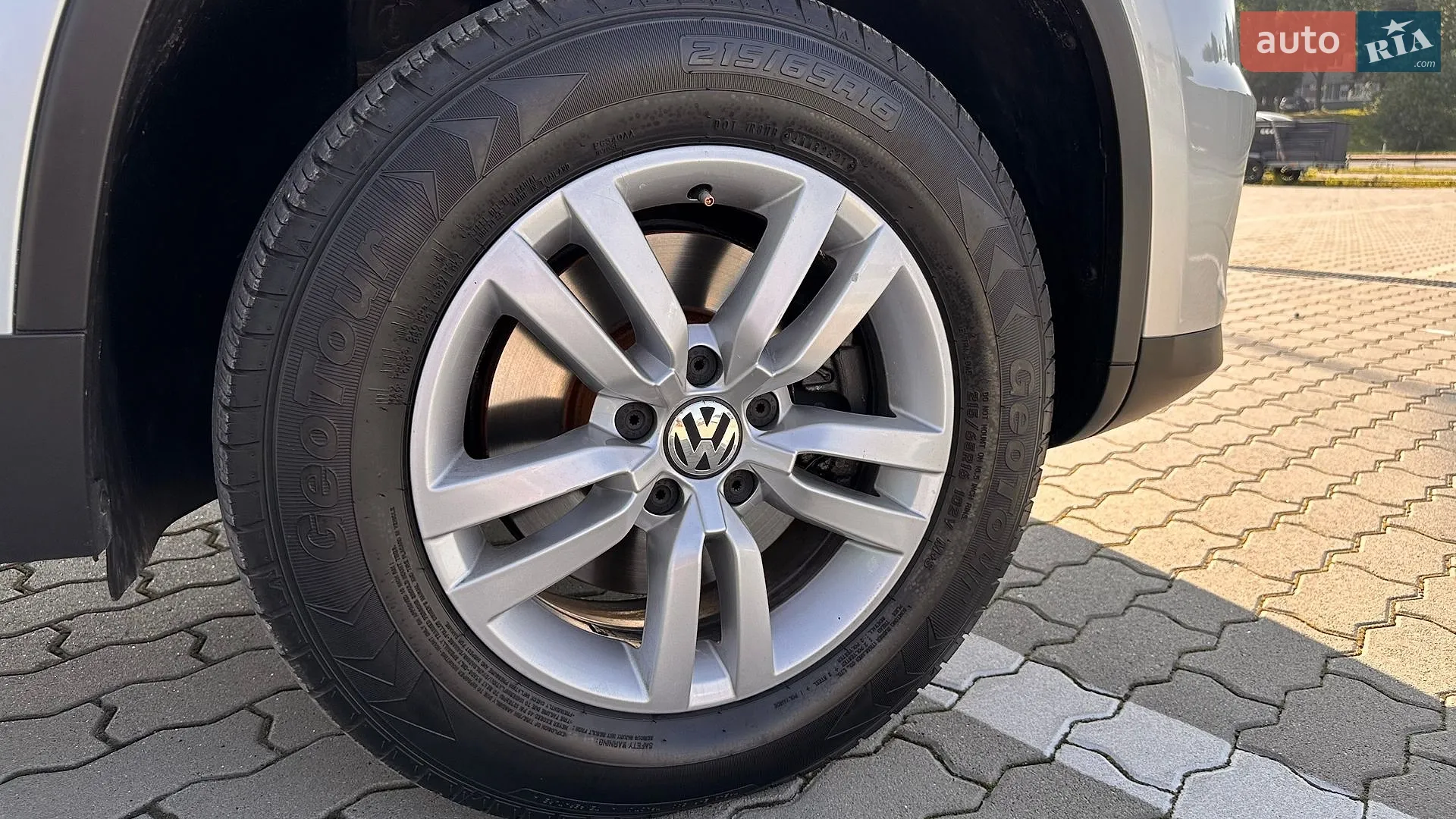 2017 Volkswagen Tiguan - мініатюра 33