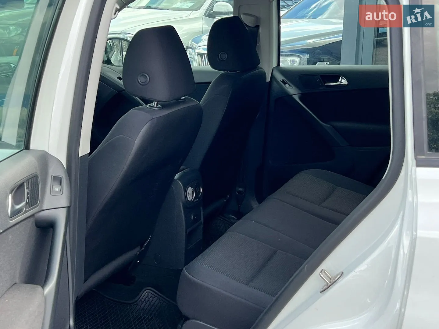 2017 Volkswagen Tiguan - мініатюра 25