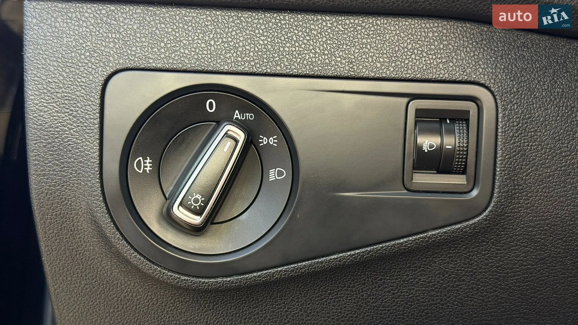 2016 Volkswagen Tiguan - мініатюра 43