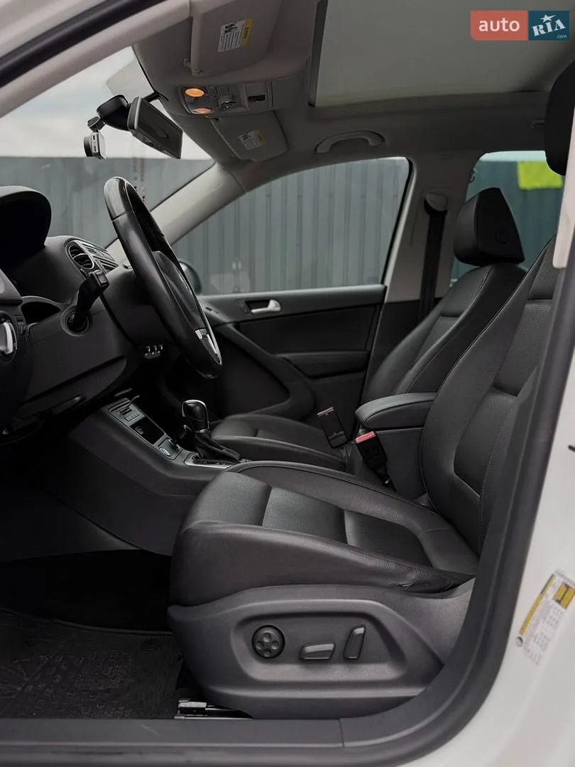 2016 Volkswagen Tiguan - мініатюра 12
