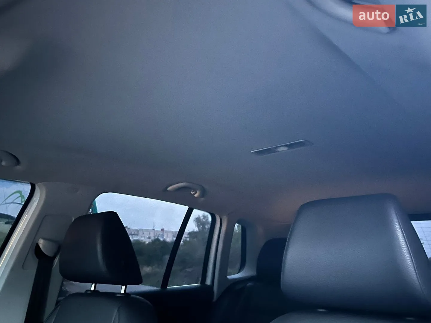 2016 Volkswagen Tiguan - мініатюра 31