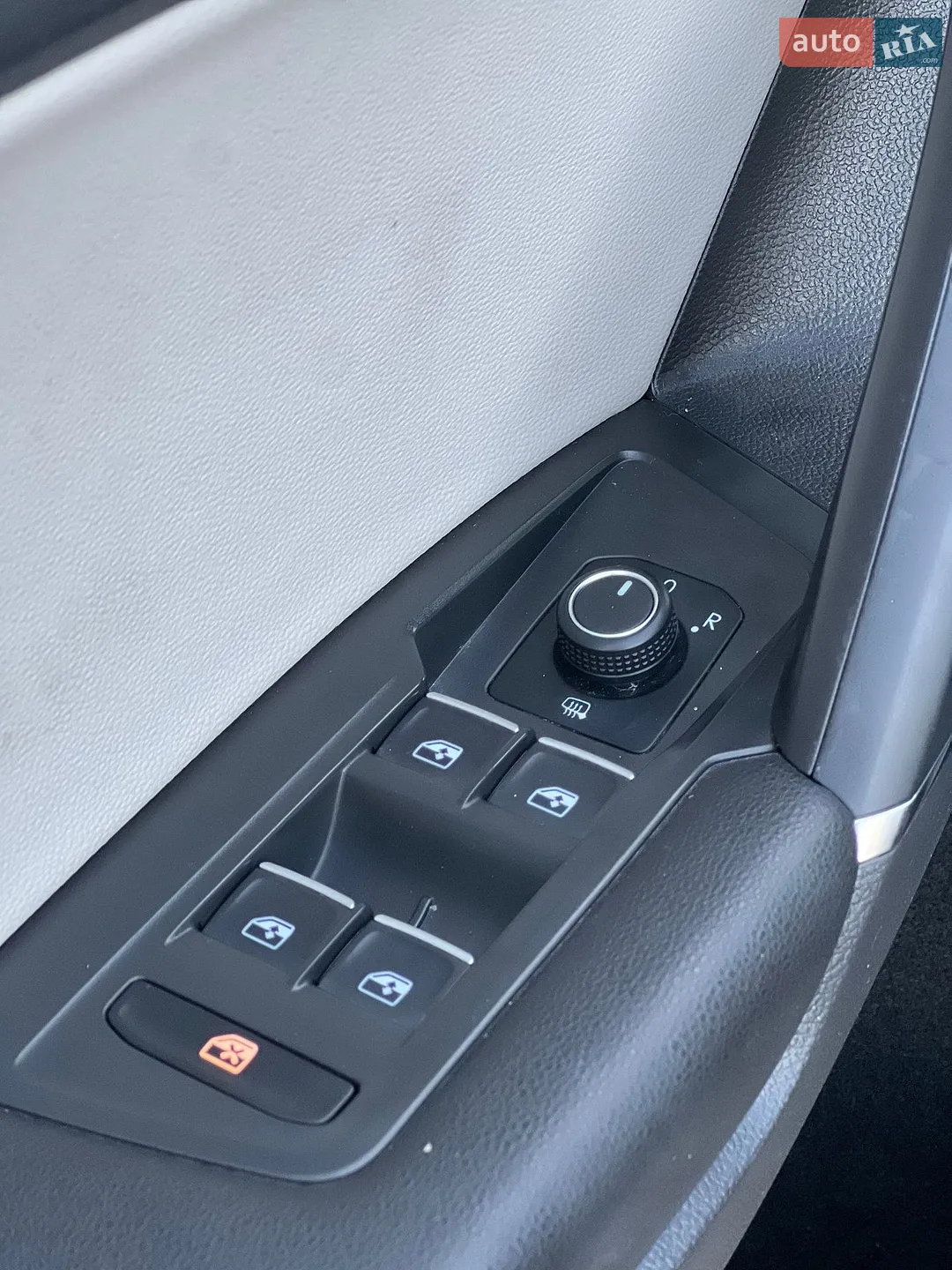 2020 Volkswagen Tiguan - мініатюра 18