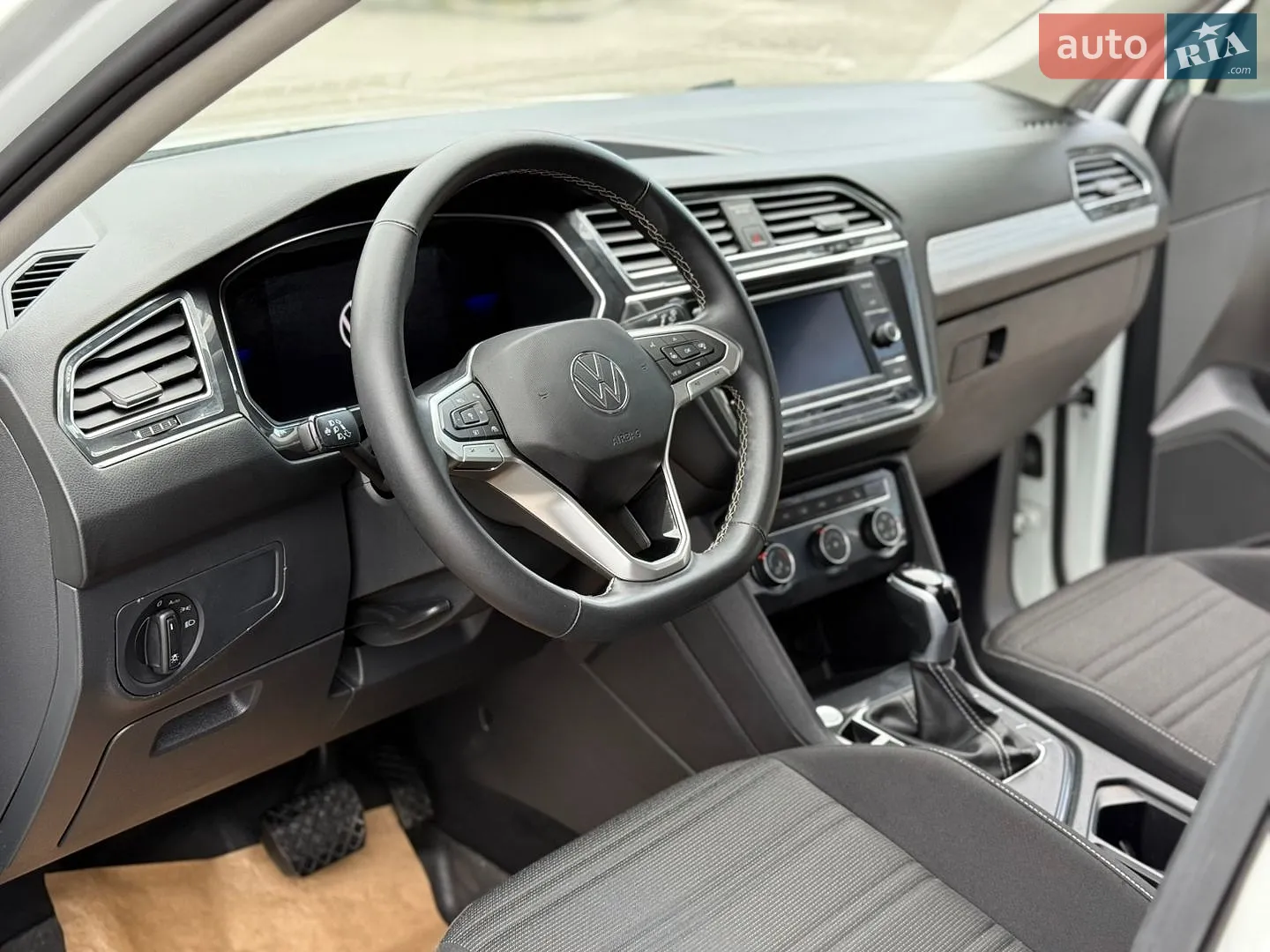 2022 Volkswagen Tiguan - мініатюра 9