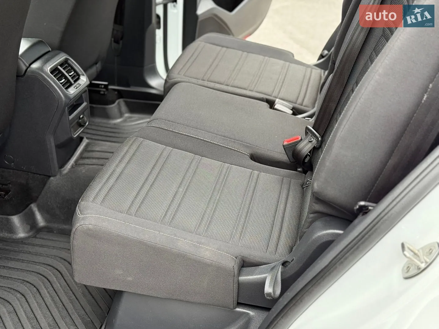 2022 Volkswagen Tiguan - мініатюра 11