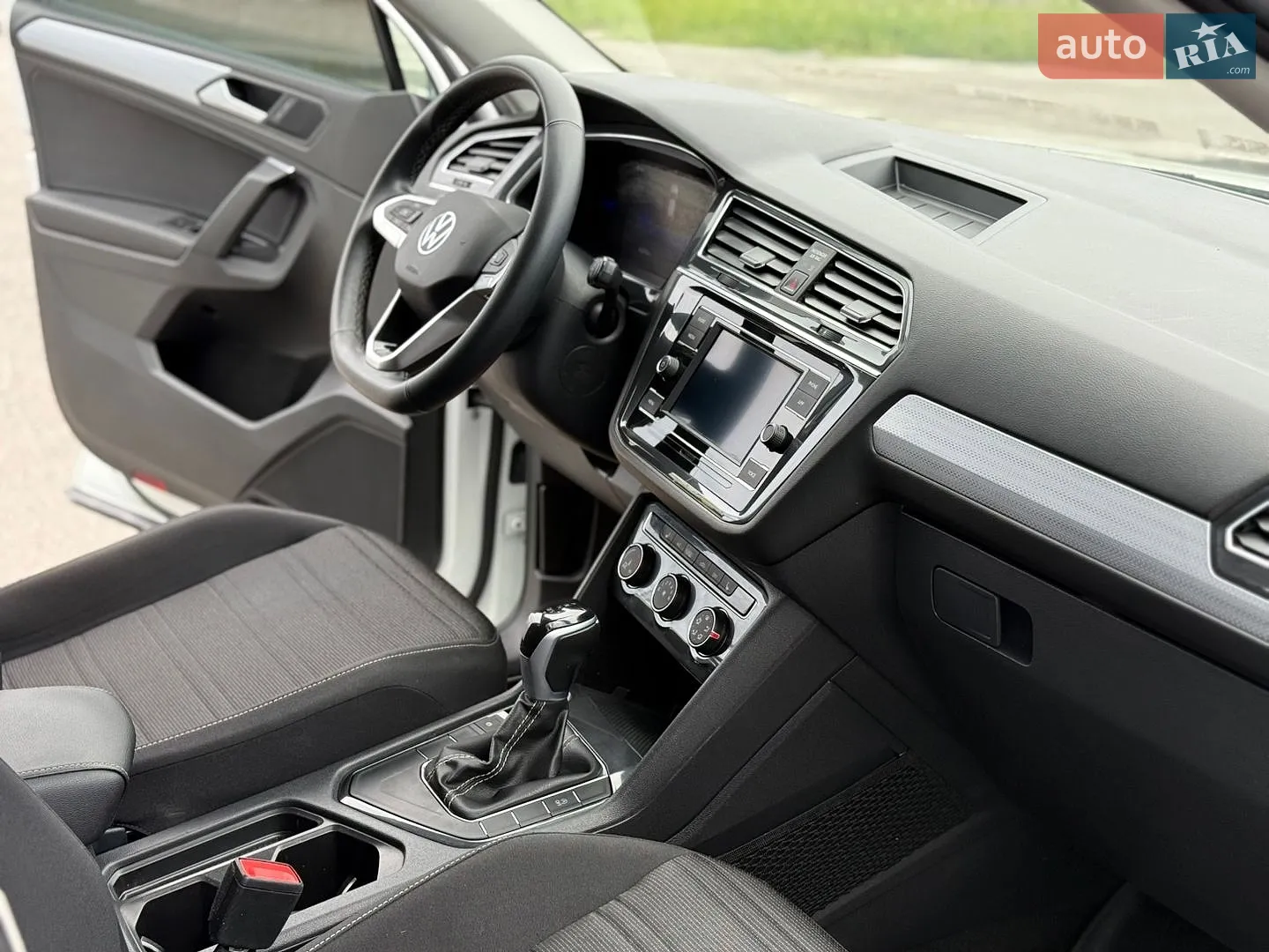 2022 Volkswagen Tiguan - мініатюра 15