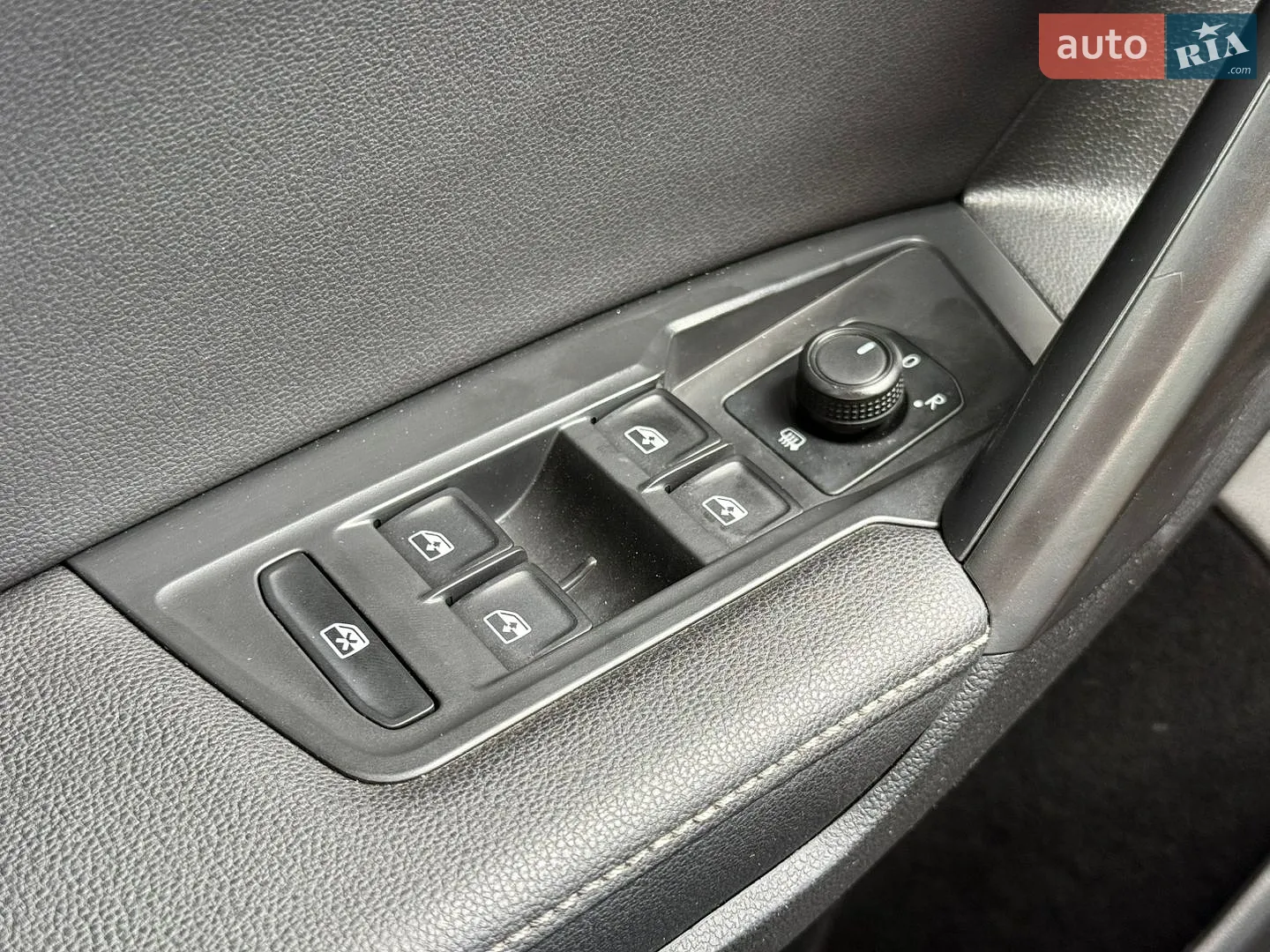2022 Volkswagen Tiguan - мініатюра 23