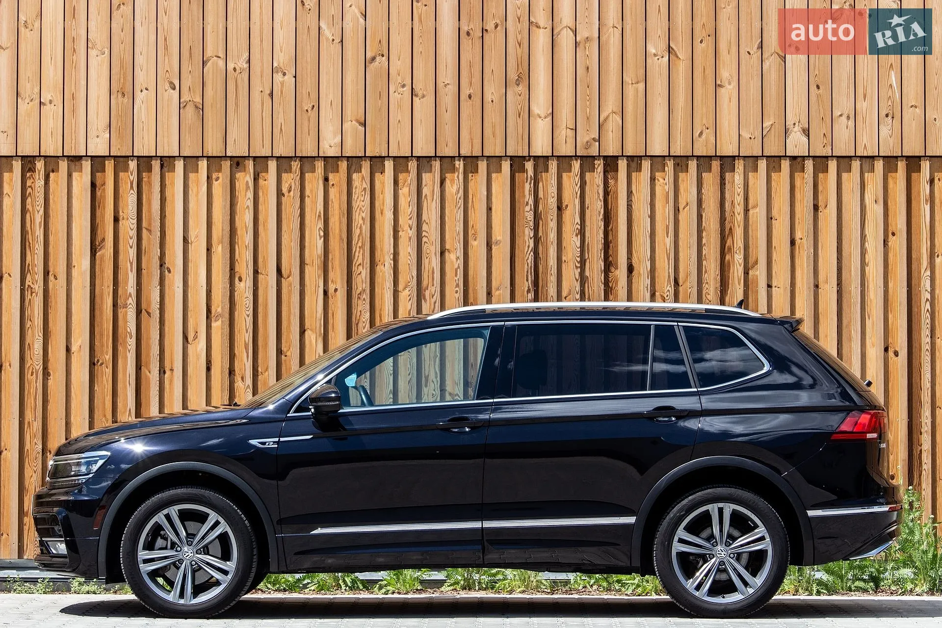 2021 Volkswagen Tiguan - мініатюра 2