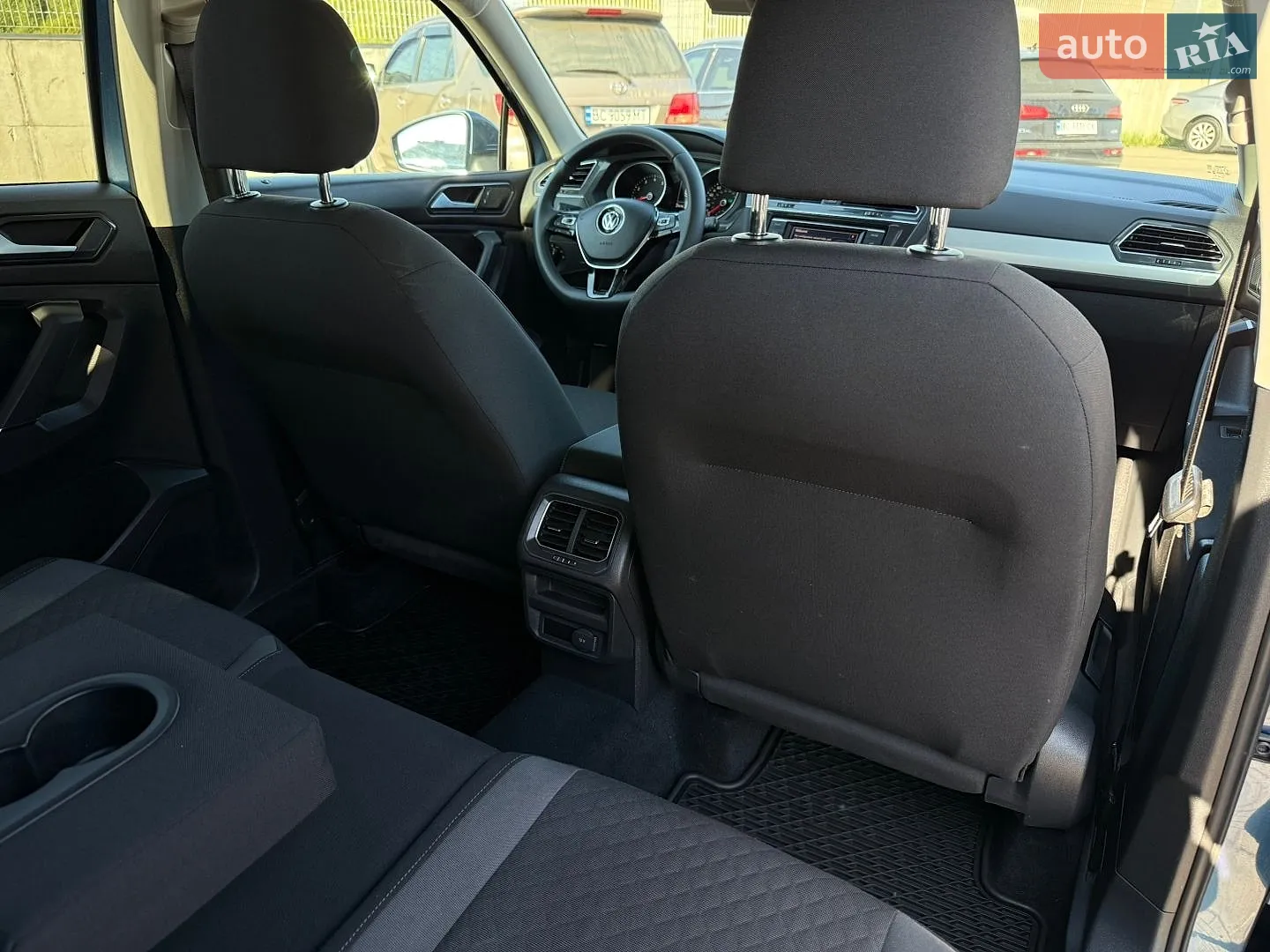 2018 Volkswagen Tiguan - мініатюра 18