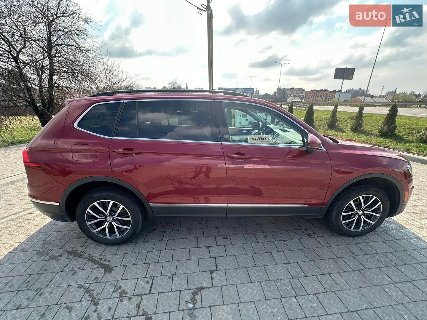 2019 Volkswagen Tiguan - мініатюра 2