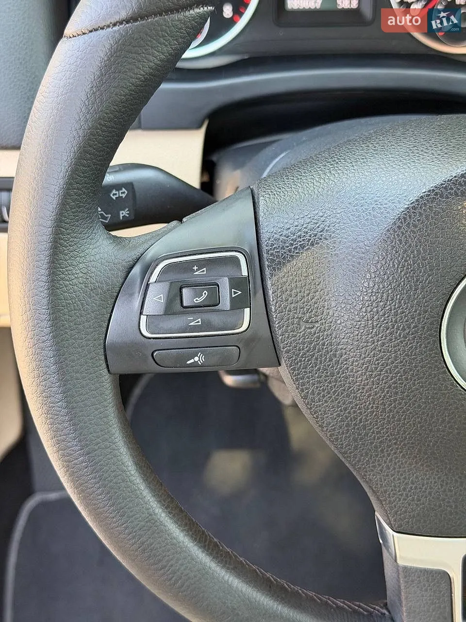 2016 Volkswagen Tiguan - мініатюра 26
