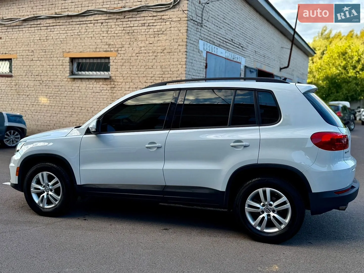 2015 Volkswagen Tiguan - мініатюра 12