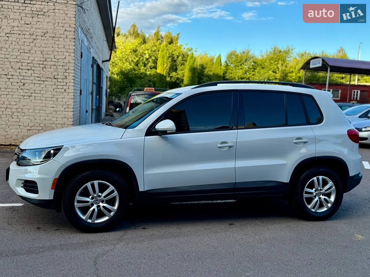 2015 Volkswagen Tiguan - мініатюра 13