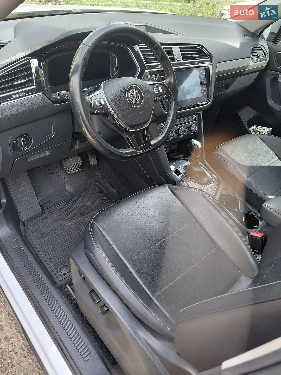 2017 Volkswagen Tiguan - мініатюра 12