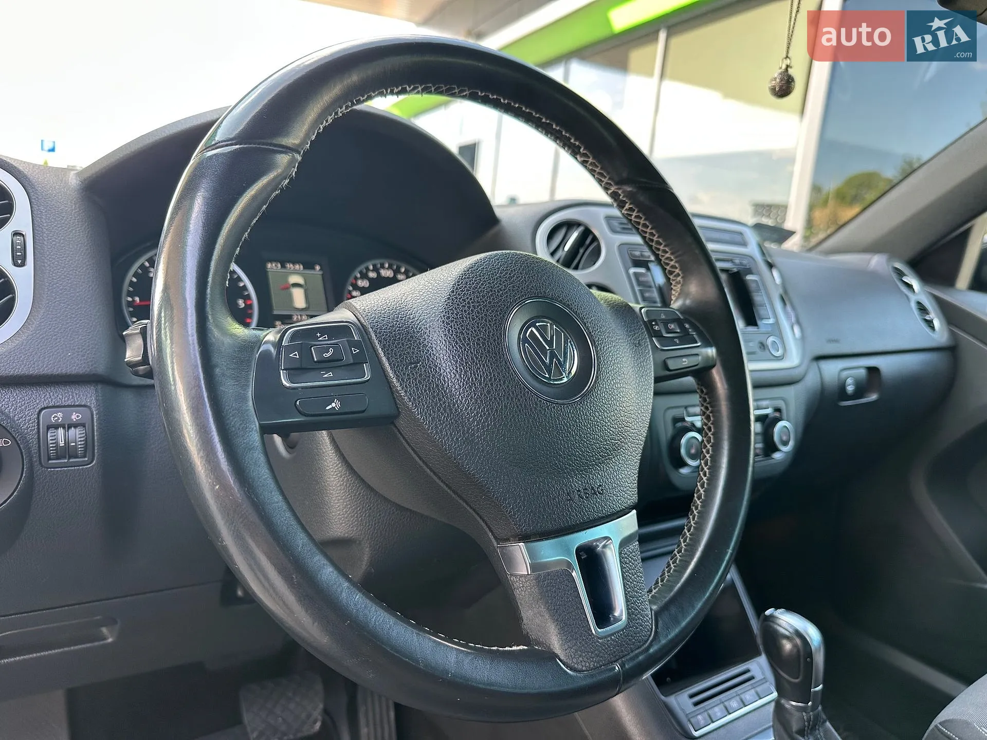 2013 Volkswagen Tiguan - мініатюра 30
