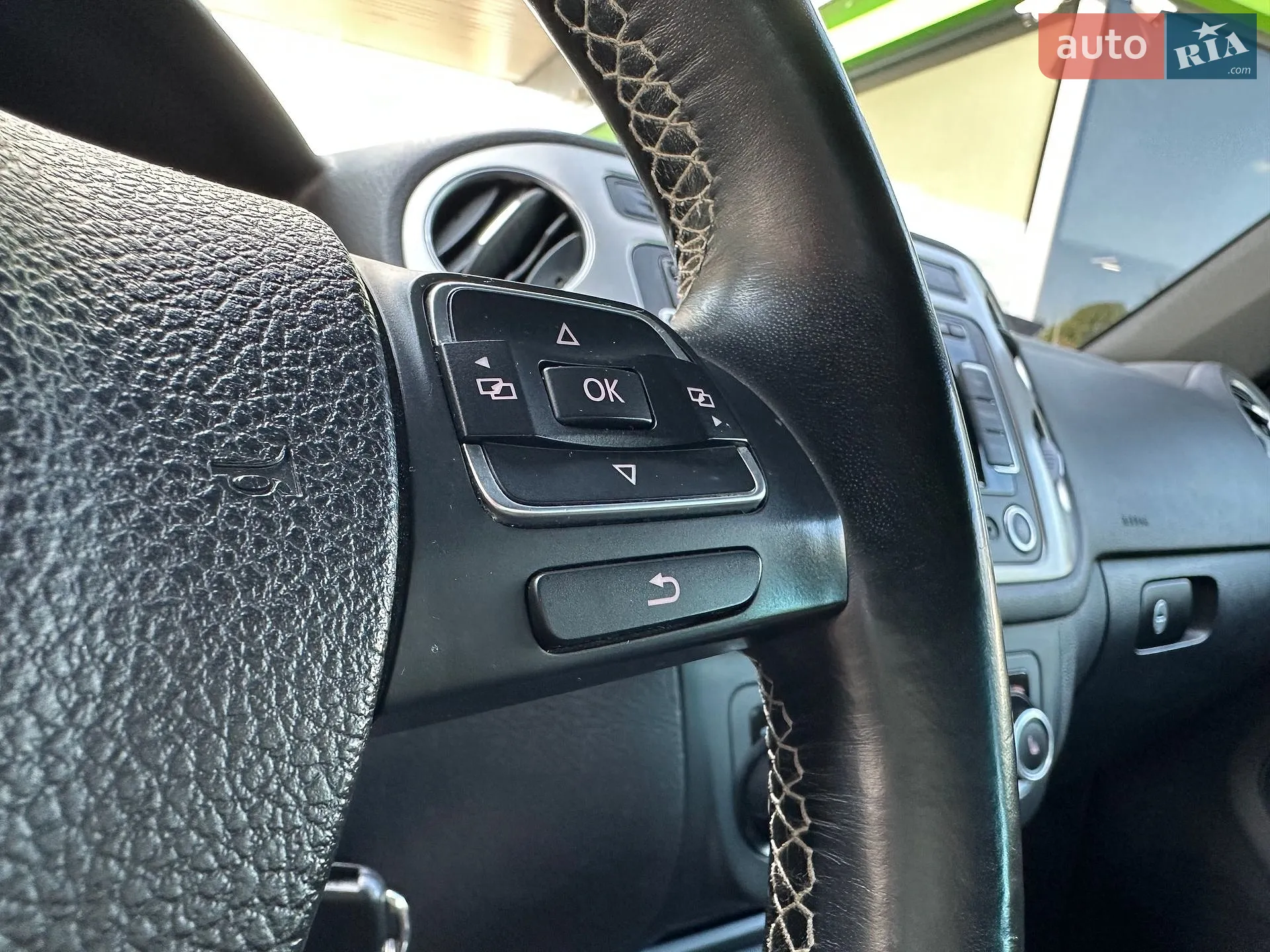 2013 Volkswagen Tiguan - мініатюра 32