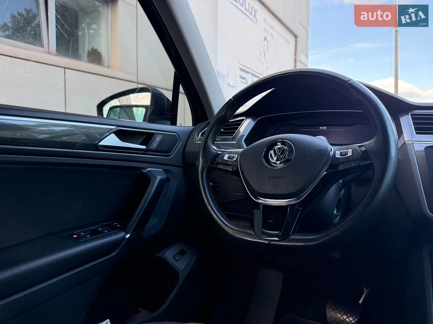 2018 Volkswagen Tiguan - мініатюра 37