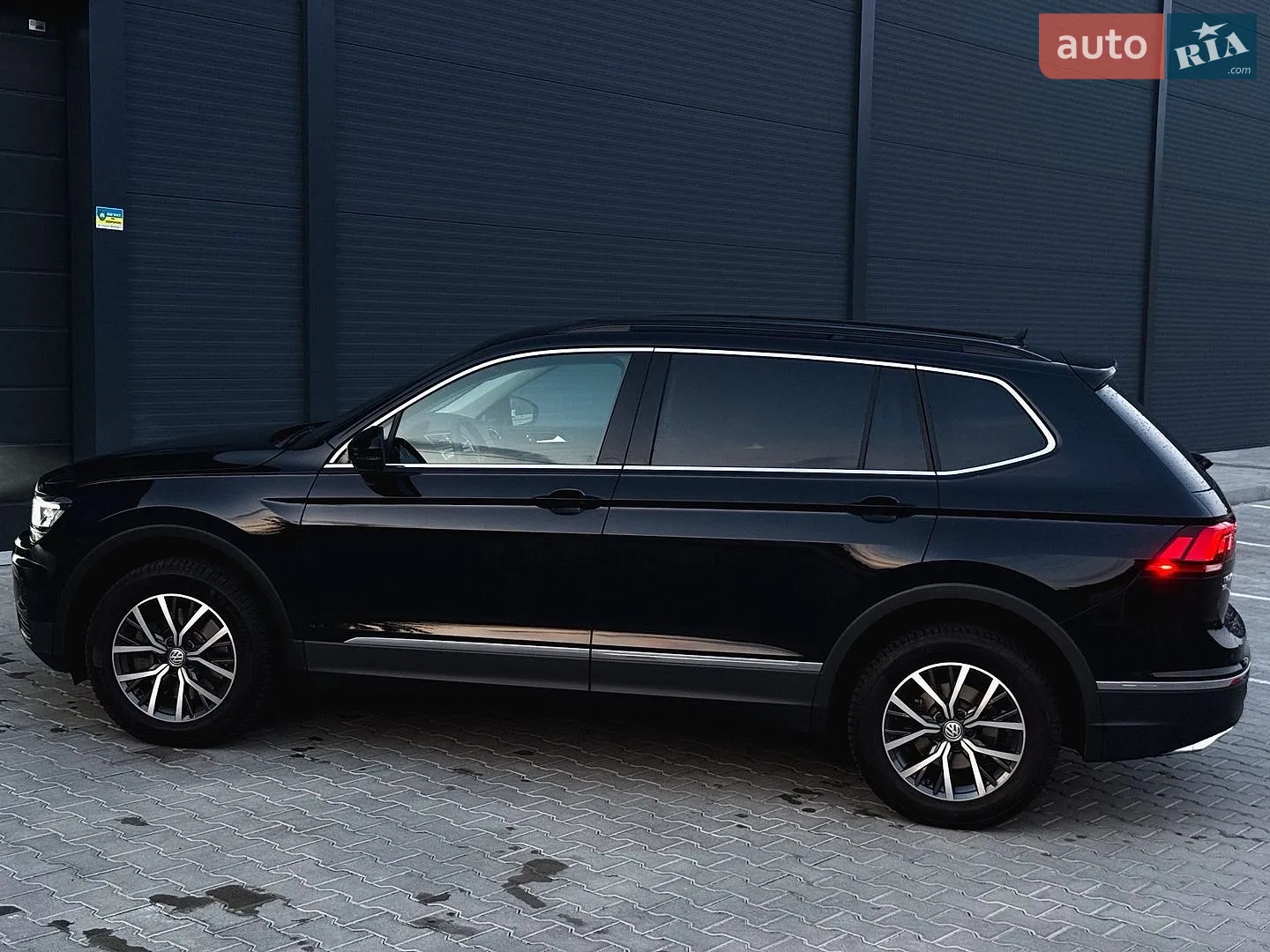 2020 Volkswagen Tiguan - мініатюра 18