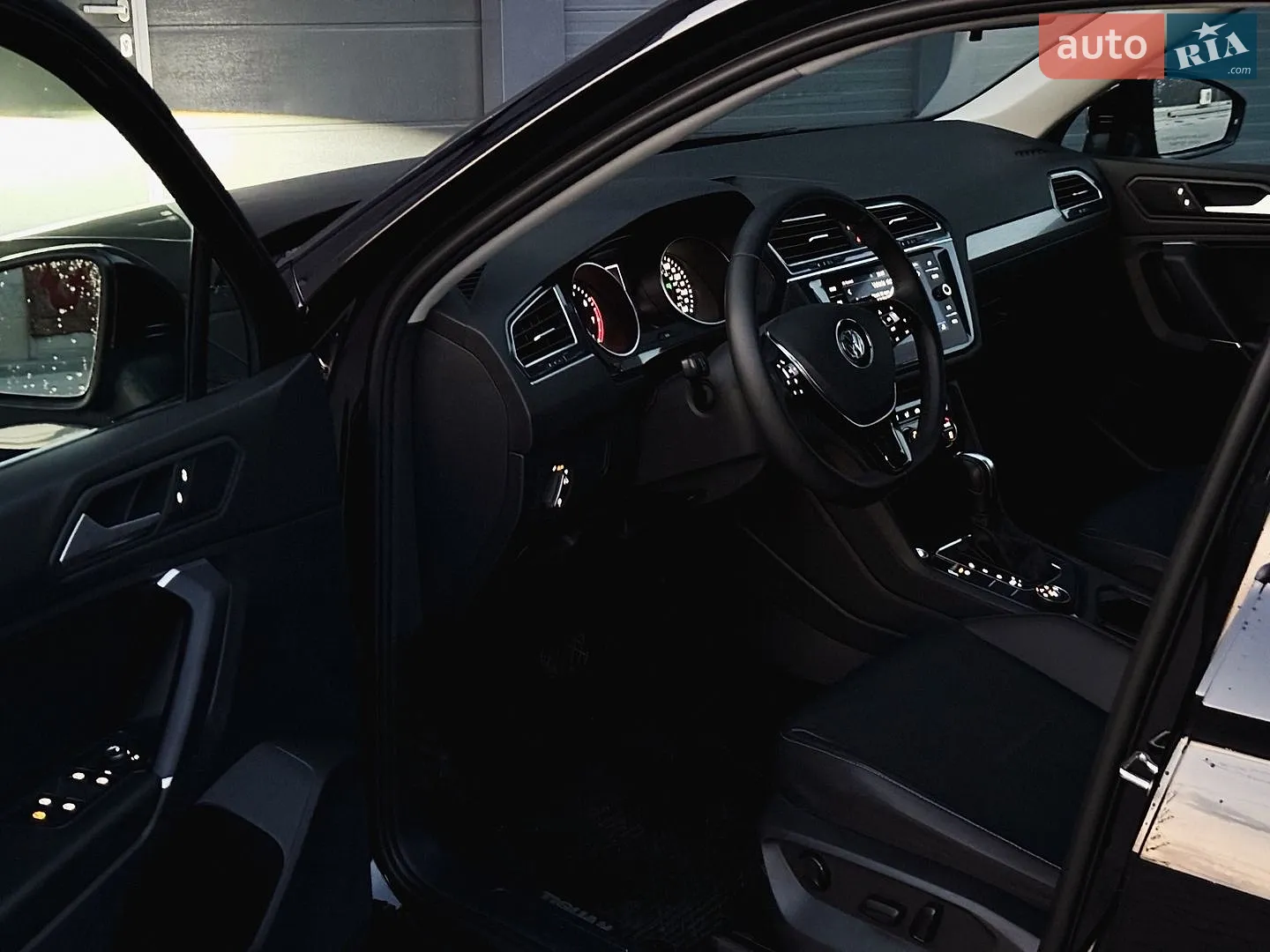 2020 Volkswagen Tiguan - мініатюра 33