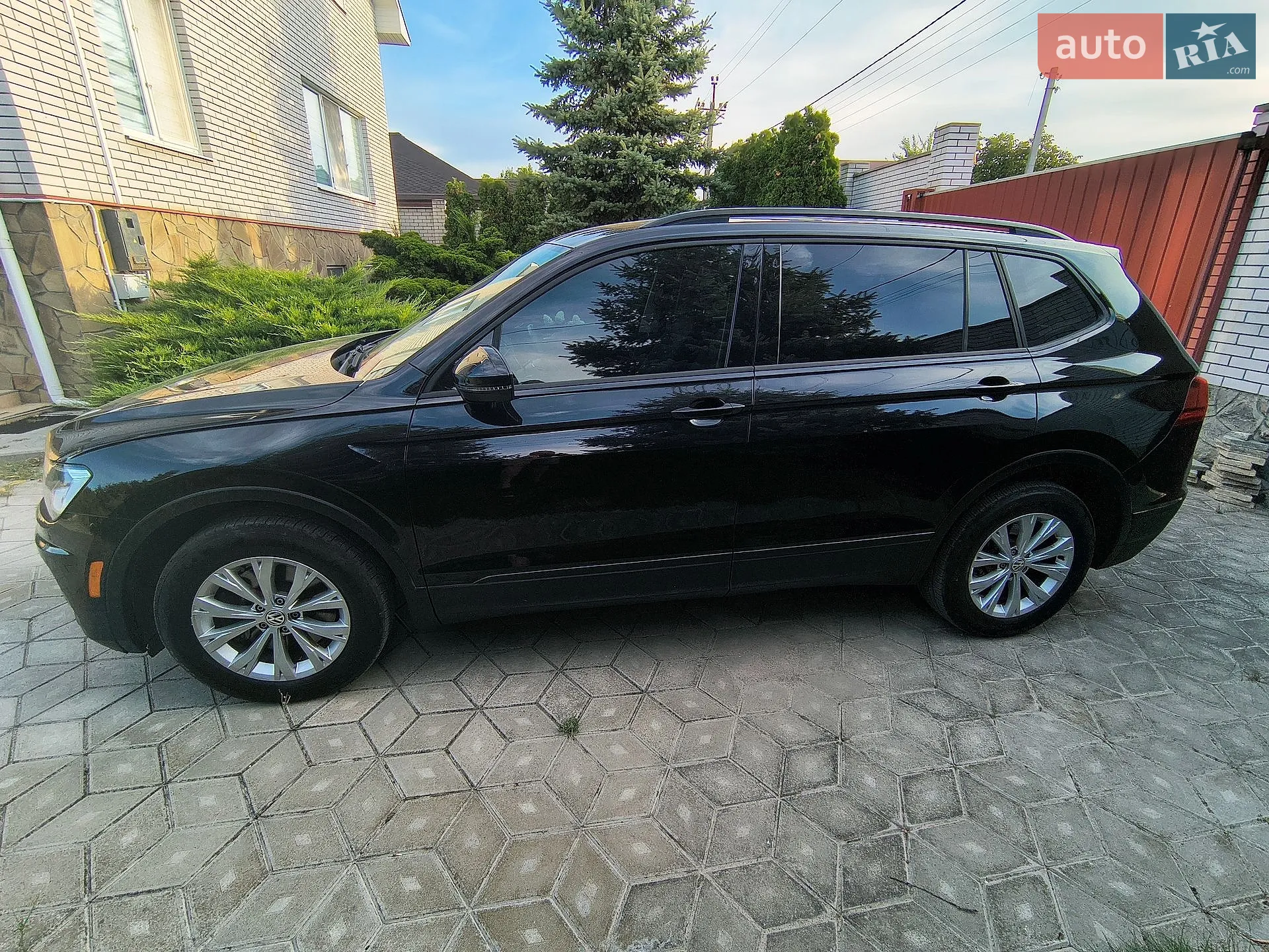 2019 Volkswagen Tiguan - мініатюра 2