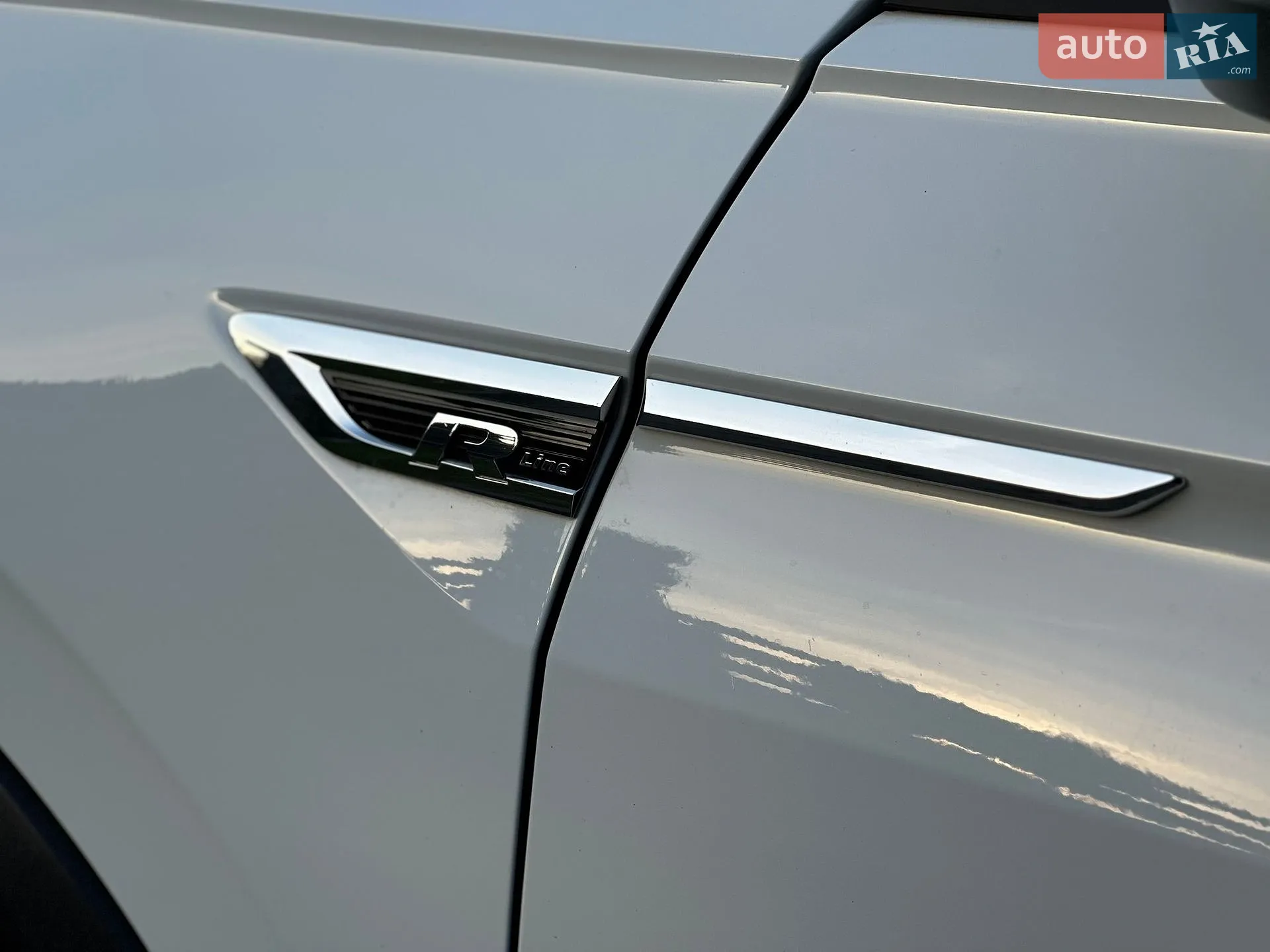 2020 Volkswagen Tiguan - мініатюра 17