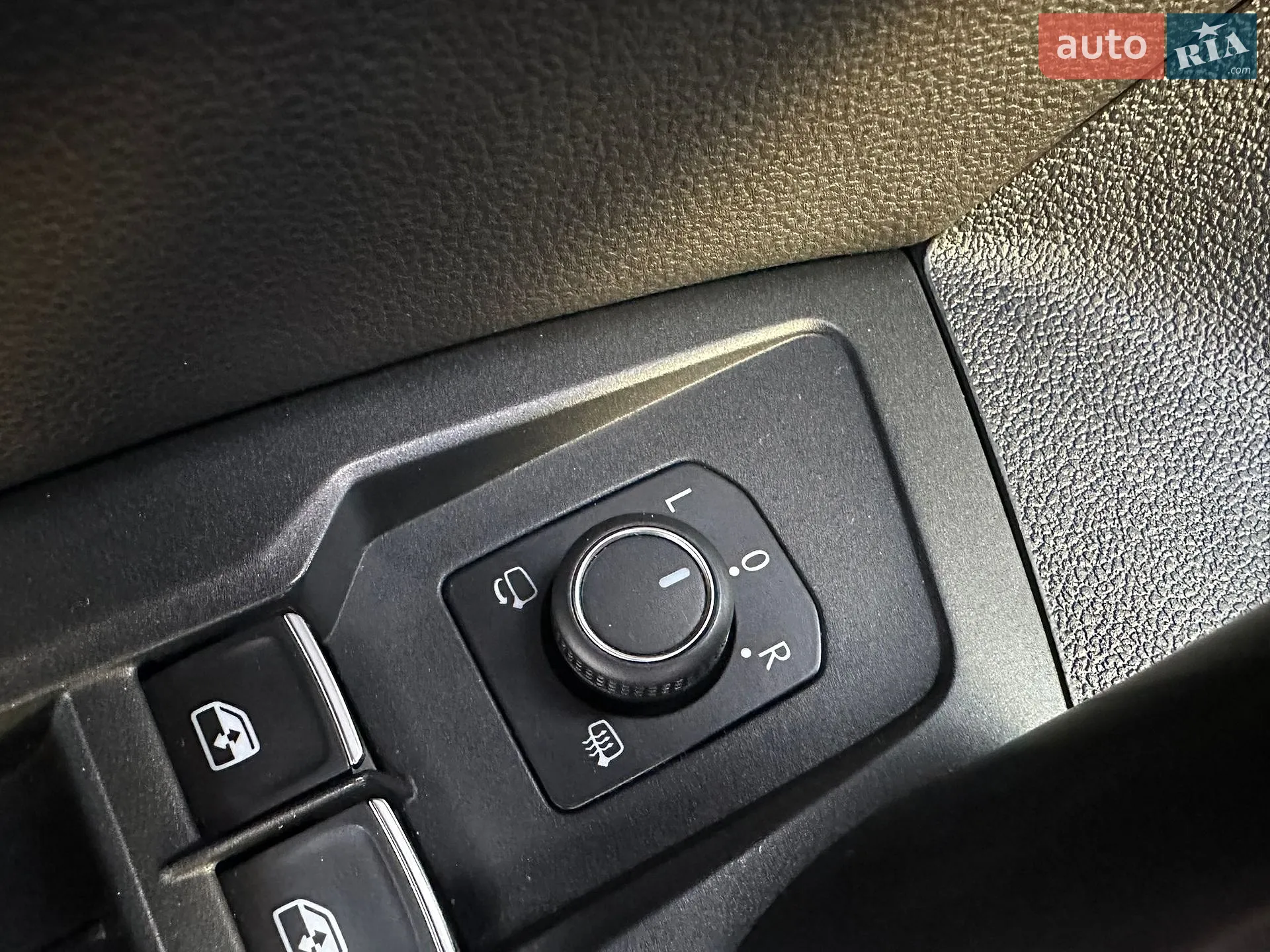 2020 Volkswagen Tiguan - мініатюра 28