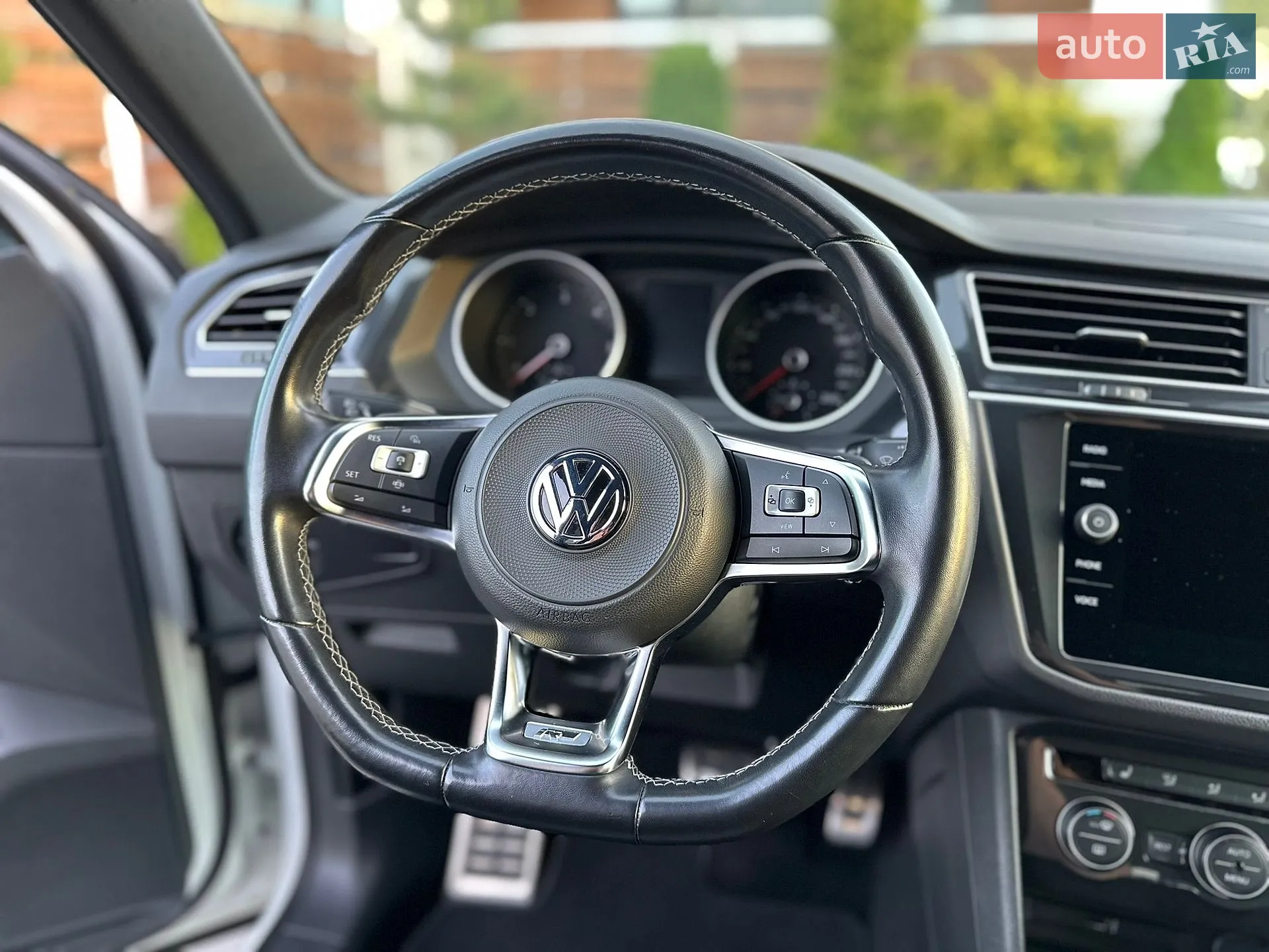 2020 Volkswagen Tiguan - мініатюра 31