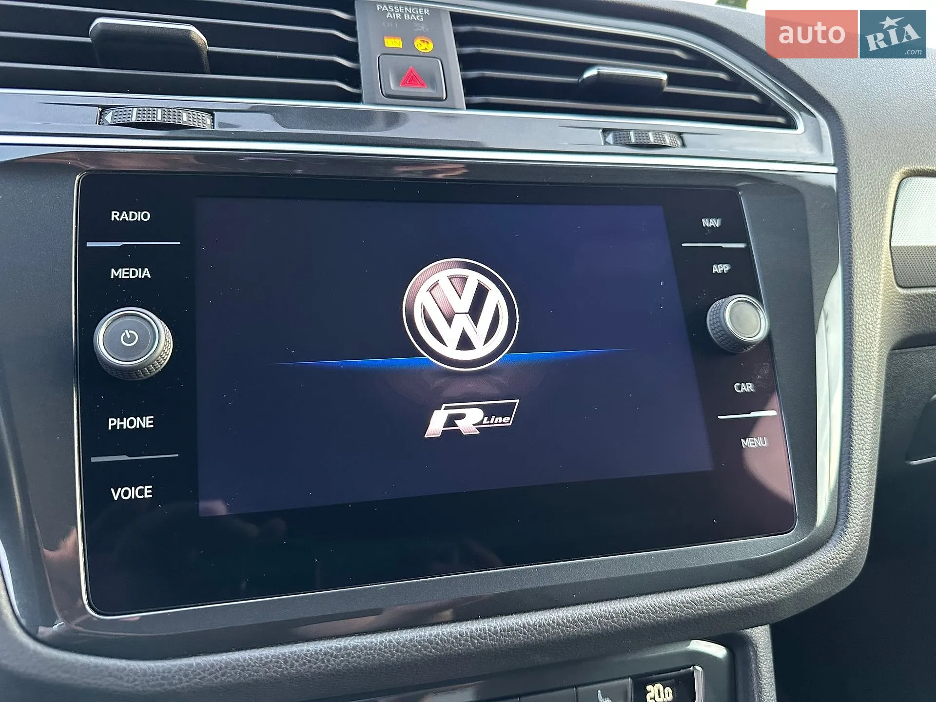 2020 Volkswagen Tiguan - мініатюра 40