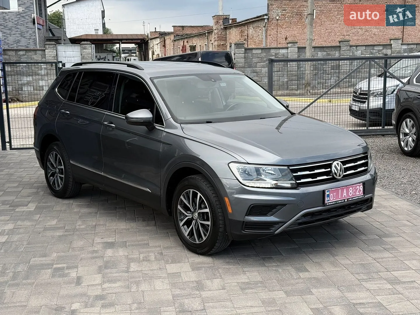 2018 Volkswagen Tiguan - мініатюра 10