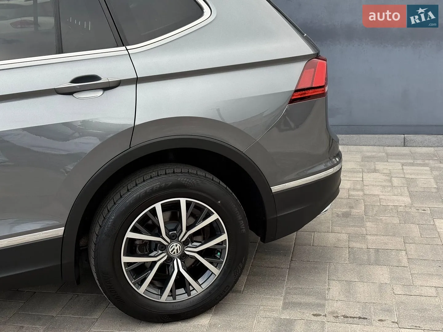 2018 Volkswagen Tiguan - мініатюра 18