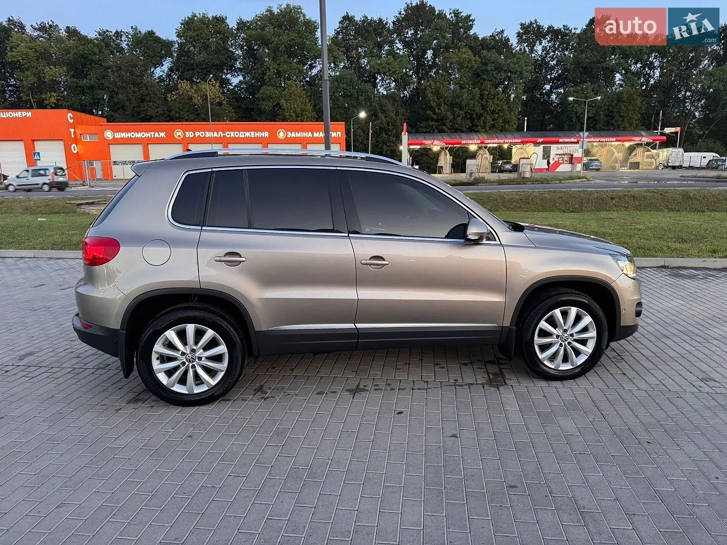 2012 Volkswagen Tiguan - мініатюра 10