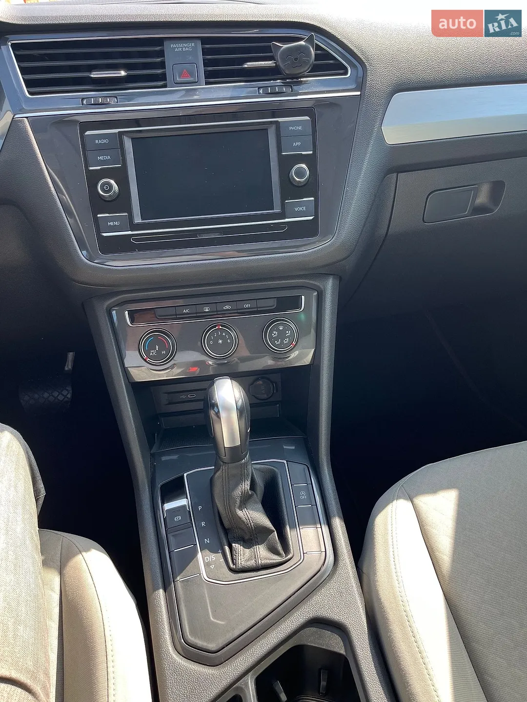 2020 Volkswagen Tiguan - мініатюра 25