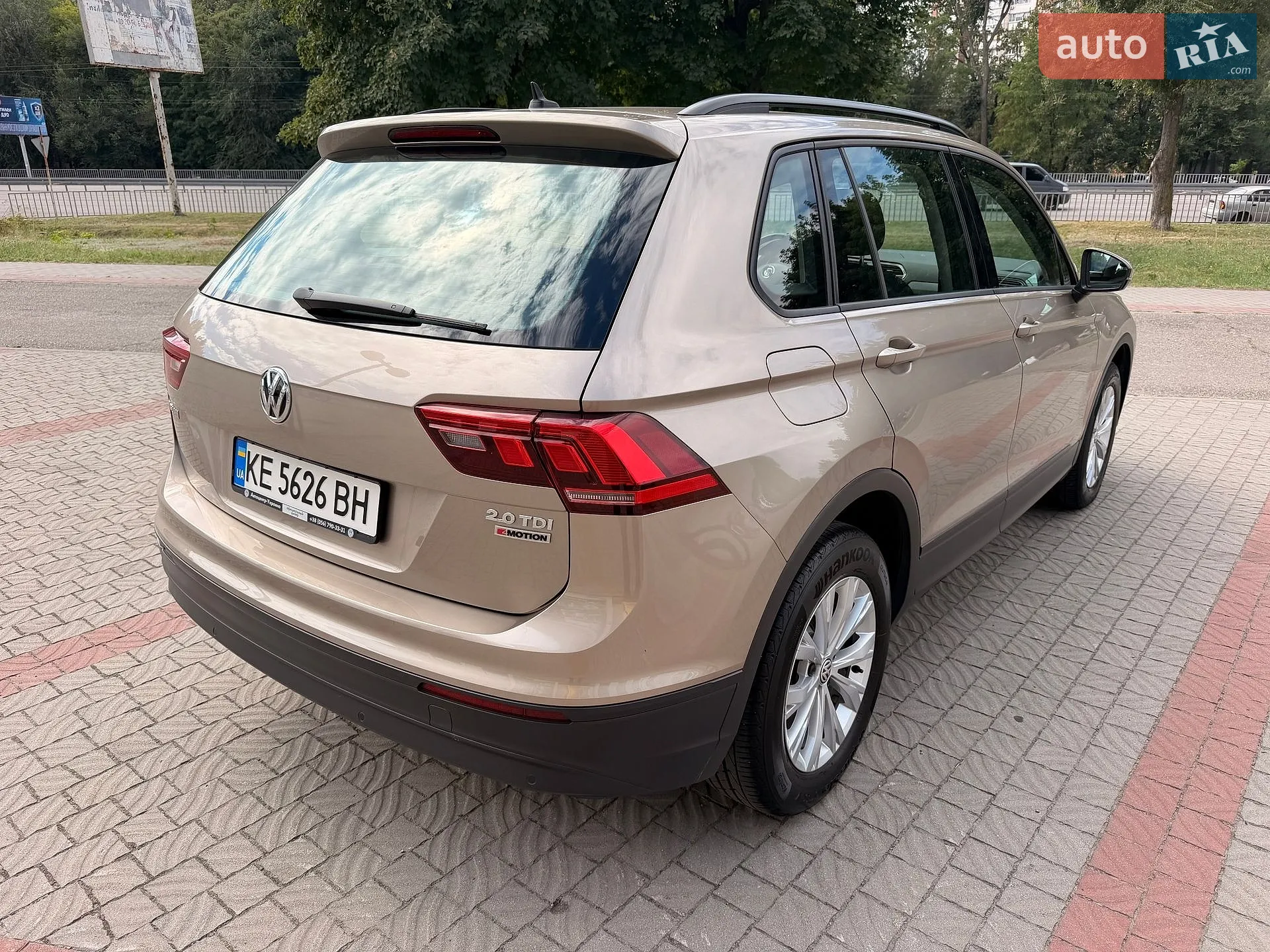 2017 Volkswagen Tiguan - мініатюра 11