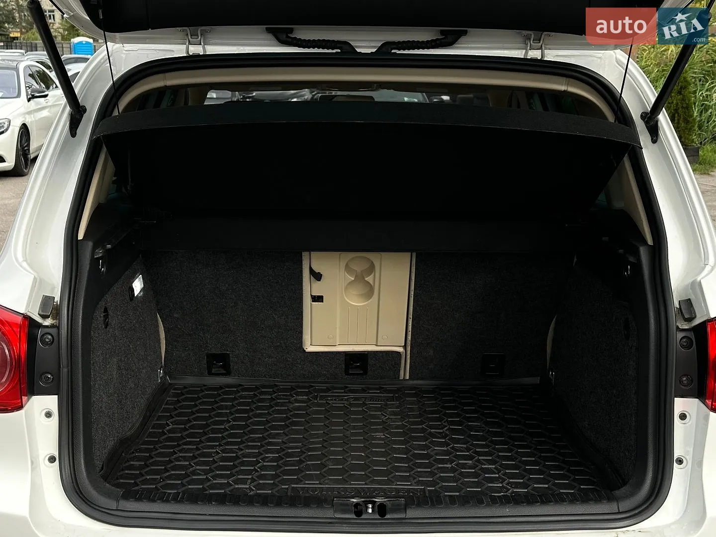 2010 Volkswagen Tiguan - мініатюра 11
