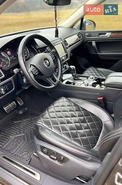 Внедорожник / Кроссовер Volkswagen Touareg R 2017 в 