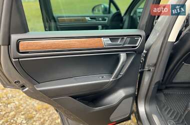 Внедорожник / Кроссовер Volkswagen Touareg R 2017 в 
