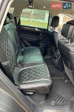 Внедорожник / Кроссовер Volkswagen Touareg R 2017 в 